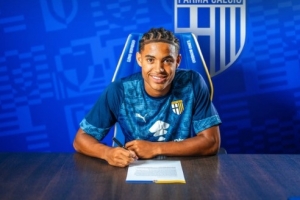 帕尔马官方：18岁边锋布里奇吉从卢塞恩加盟，签约至2030年