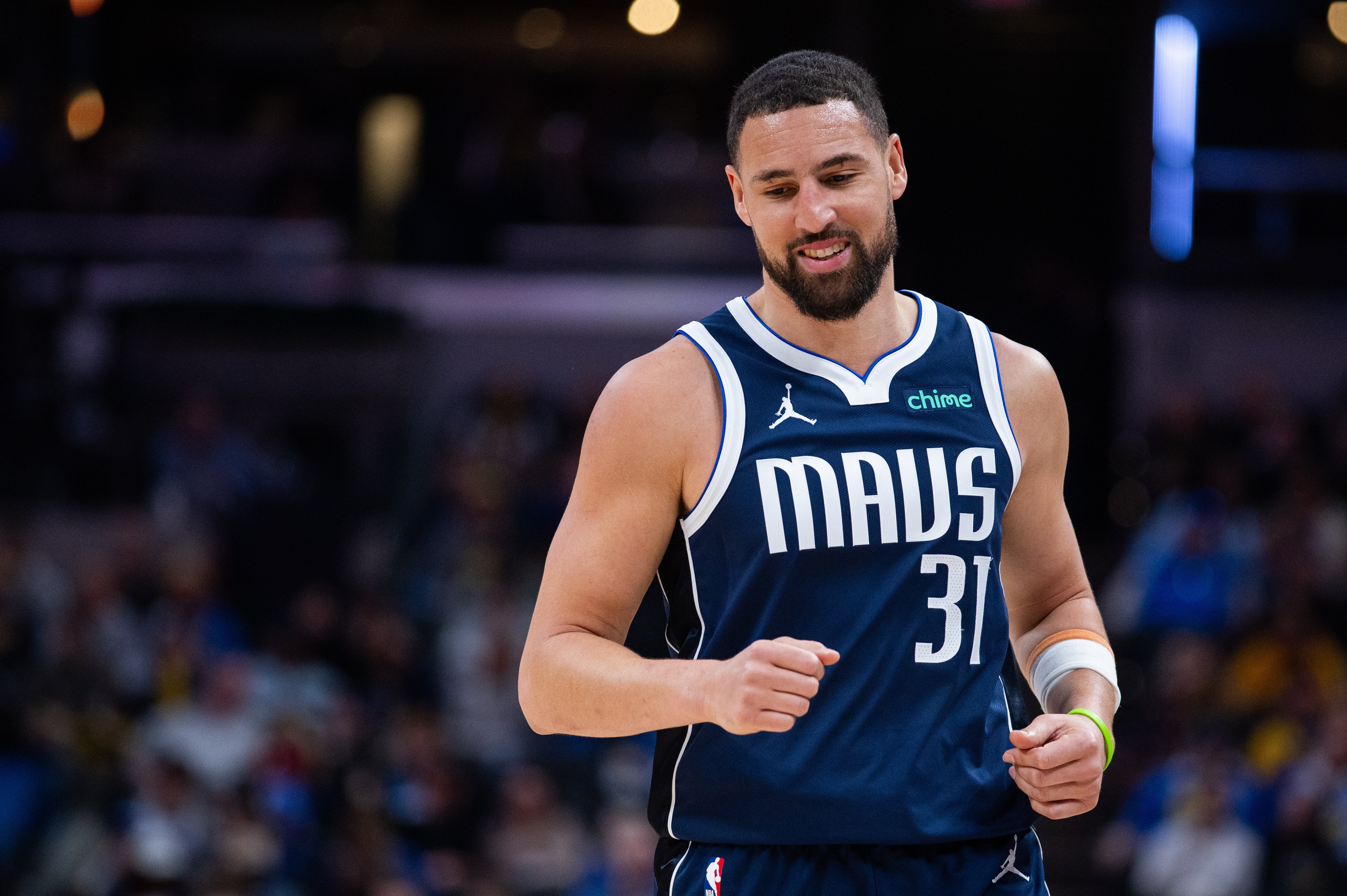 开云-场均11.9分2.3板！独行侠客战灰熊 克莱轮休不会出战