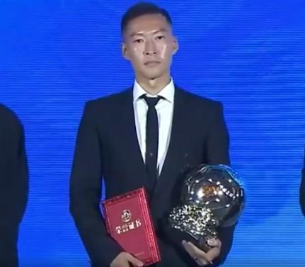 吴曦：我希望年轻球员20岁就能爆发；不断前插助攻是我的风格